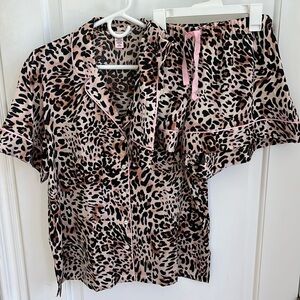 Like new Victorias Secret SZ L silk like pajama set